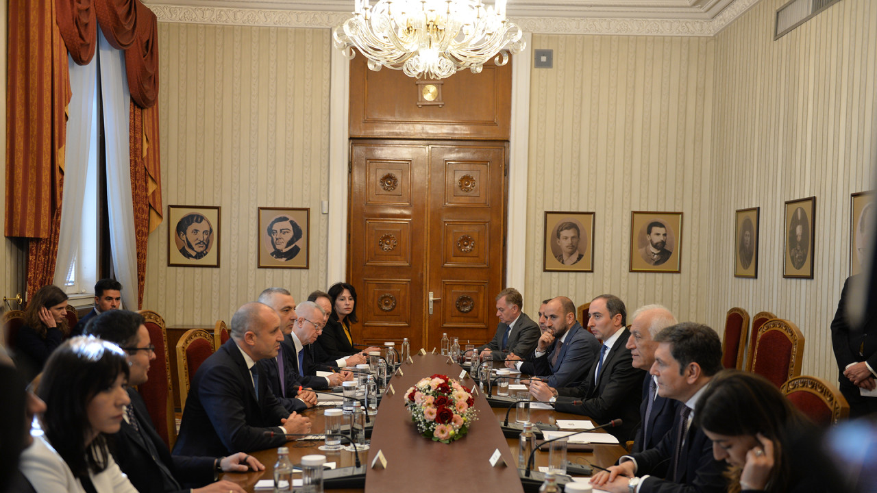Բուլղարիա կատարած այցի շրջանակներում Ռոբերտ Խաչատրյանը մի շարք հանդիպումներ է ունեցել