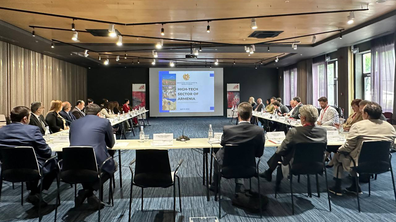 Նախարար Ռոբերտ Խաչատրյանը ողջունել է հայ-ավստրիական գործարար համաժողովի մասնակիցներին
