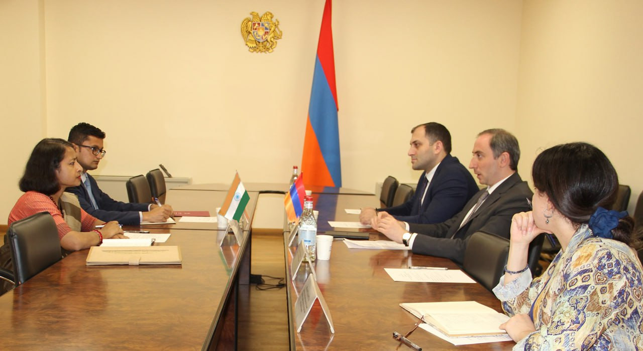 Նախարար Ռոբերտ Խաչատրյանն ընդունել է Հնդկաստանի նորանշանակ դեսպանին