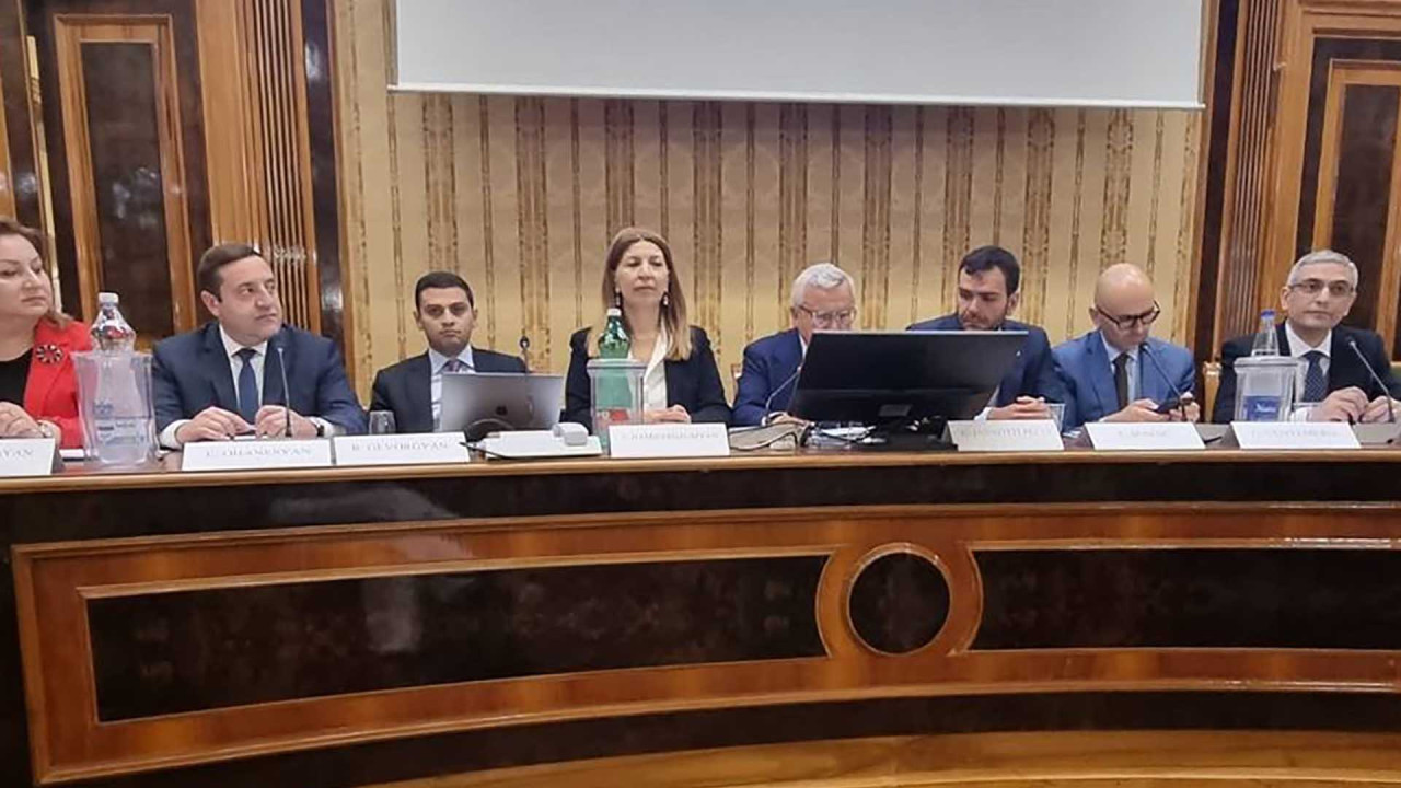 Նախարարի տեղակալ Դավիթ Սահակյանը Նեապոլում մասնակցել է հայ-իտալական գործարար համաժողովին