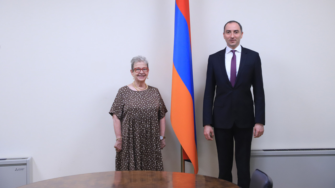 Նախարար Ռոբերտ Խաչատրյանը հրաժեշտի հանդիպում է ունեցել ԵՄ դեսպան Անդրեա Վիկտորինի հետ