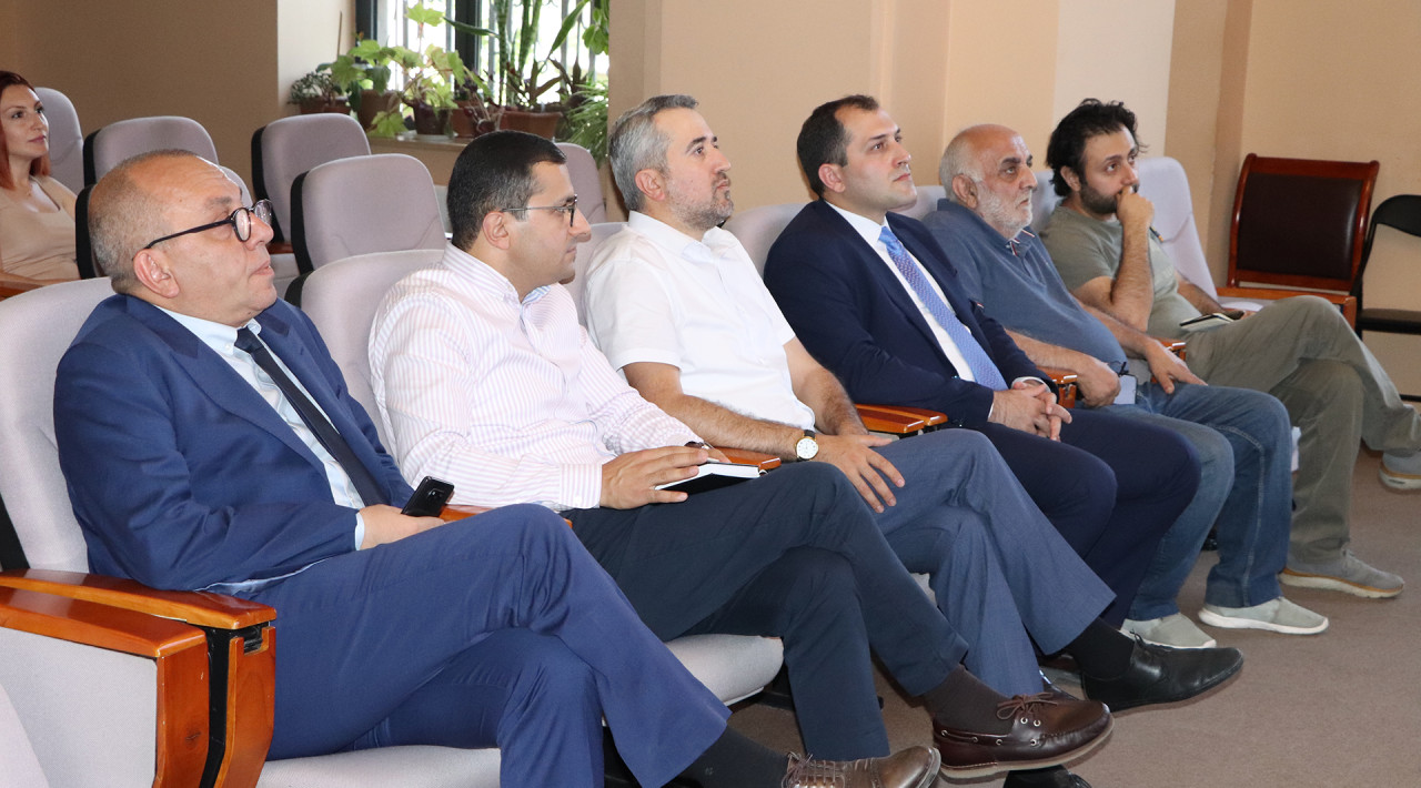 Քննարկվել են ՀՀ բարձր տեխնոլոգիական արդյունաբերության նախարարության և Մատենադարանի միջև համագործակցության հնարավորությունները