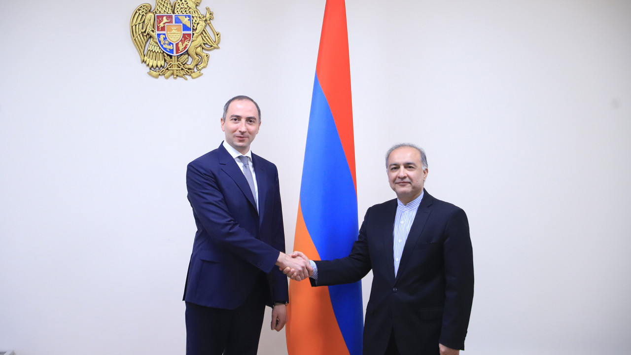 Նախարար Ռոբերտ Խաչատրյանն ընդունել է Իրանի նորանշանակ դեսպան Մեհդի Սոհբանիին