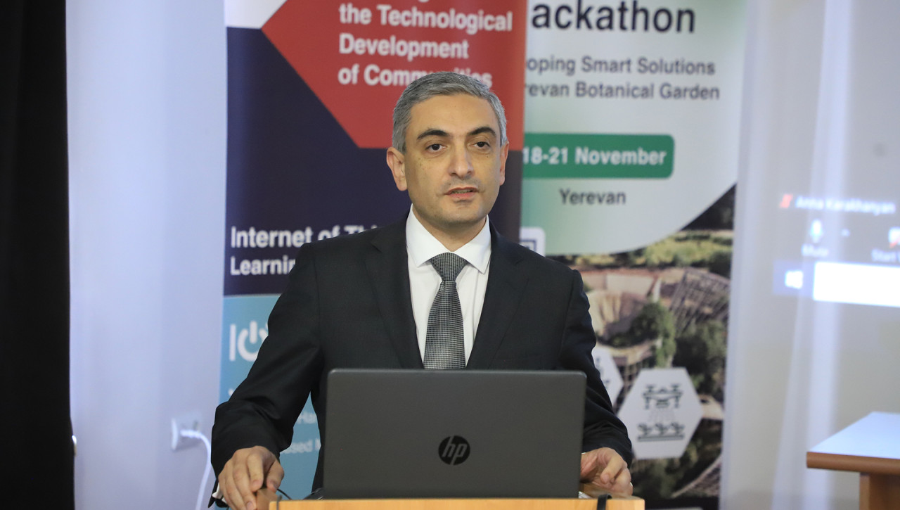 Նախարարի տեղակալ Դավիթ Սահակյանը ողջունել է Smart Botanic հաքաթոնի մասնակիցներին