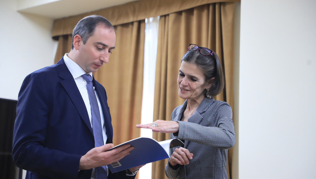 Նախարար Ռոբերտ Խաչատրյանն ընդունել է Տիցիանա Բոնապաչեին