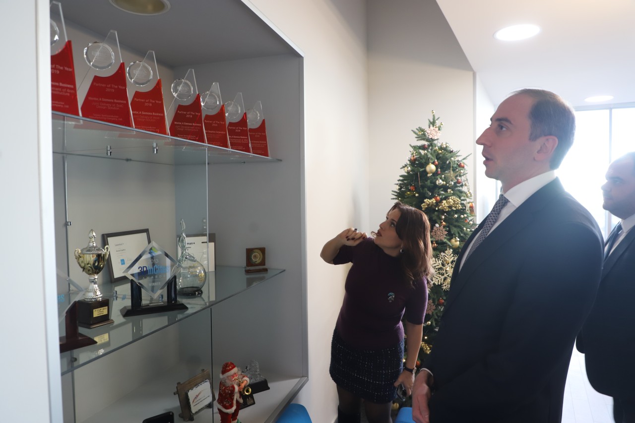 Նախարարն այցելել է «Սիմենս Ինդասթրի Սոֆթվեր» ընկերության հայաստանյան գրասենյակ