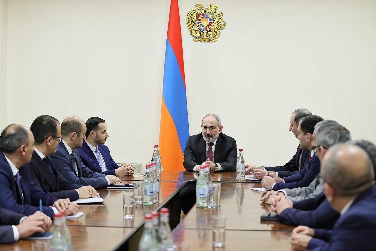 Վարչապետ Նիկոլ Փաշինյանը Բարձր տեխնոլոգիական արդյունաբերության նախարարության աշխատակազմին է ներկայացրել նորանշանակ նախարար Մխիթար Հայրապետյանին