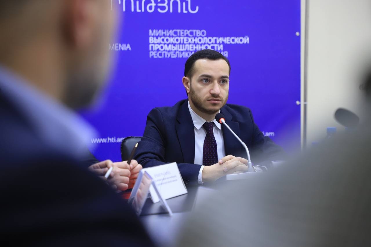 Նախարար Մխիթար Հայրապետյանը հանդիպել է ռազմարդյունաբերական ընկերությունների ղեկավարների հետ
