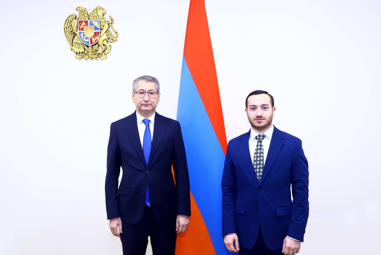 Նախարար Մխիթար Հայրապետյանը ընդունել է Ղազախստանի դեսպան Բոլատ Իմանբաևին