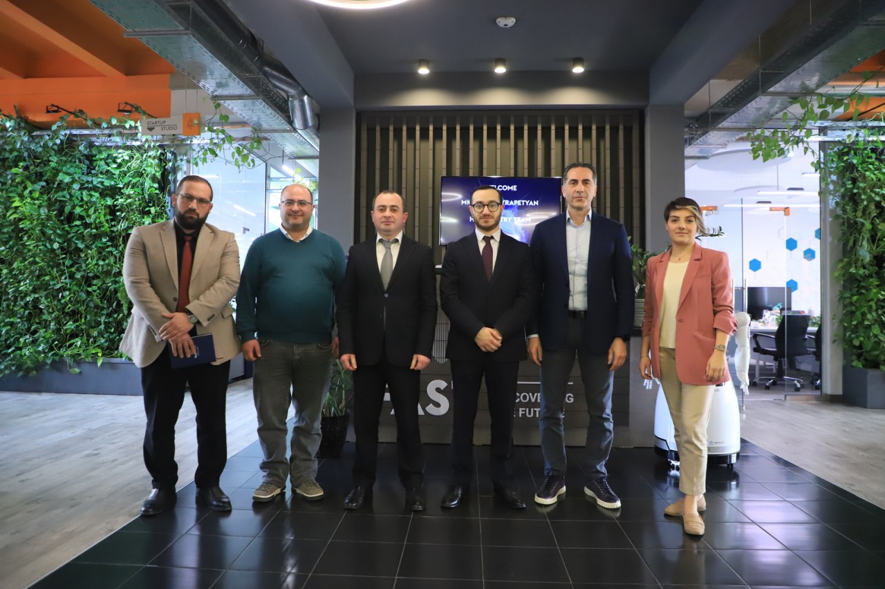 Նախարար Մխիթար Հայրապետյանն այցելել է FAST հիմնադրամ