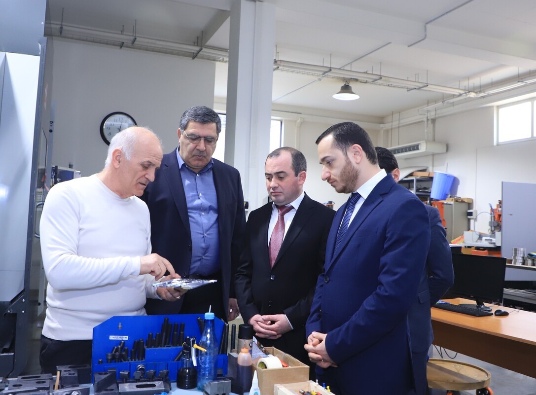 Մխիթար Հայրապետյանն այցելել է «Ինժեներական քաղաք»