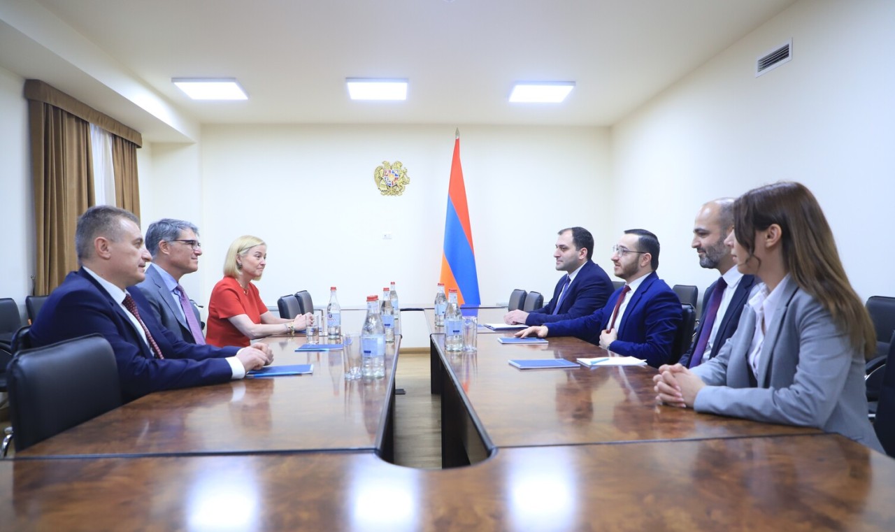 Նախարար Մխիթար Հայրապետյանն ընդունել է Սարգիս Իզմիրլյանին