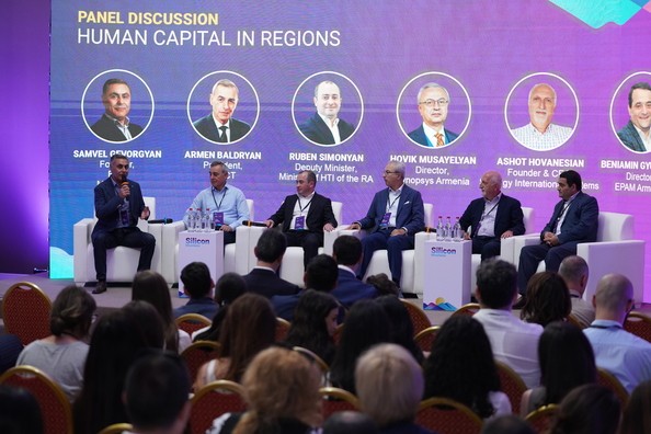 Պետք է աշխատենք երիտասարդների գիտելիքներն իրենց բնակավայրերում կիրառելու համար. Նախարարի տեղակալ Ռուբեն Սիմոնյանը մասնակցել է «𝐒𝐢𝐥𝐢𝐜𝐨𝐧 𝐌𝐨𝐮𝐧𝐭𝐚𝐢𝐧𝐬 2024 Shirak» տեխնոլոգիական գագաթնաժողովին   