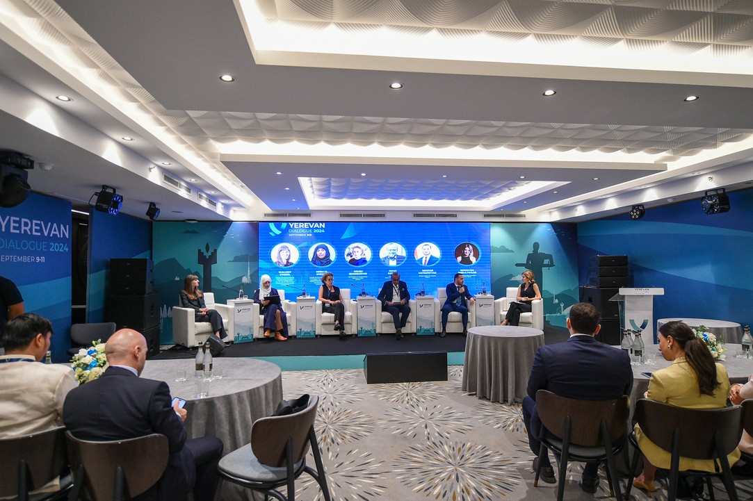 ԱԲ-ի գլոբալ ազդեցությունն ու Հայաստանի տեսլականը․ Մխիթար Հայրապետյանը մասնակցել է  «Երևանյան երկխոսություն» միջազգային համաժողովի պանելային քննարկմանը