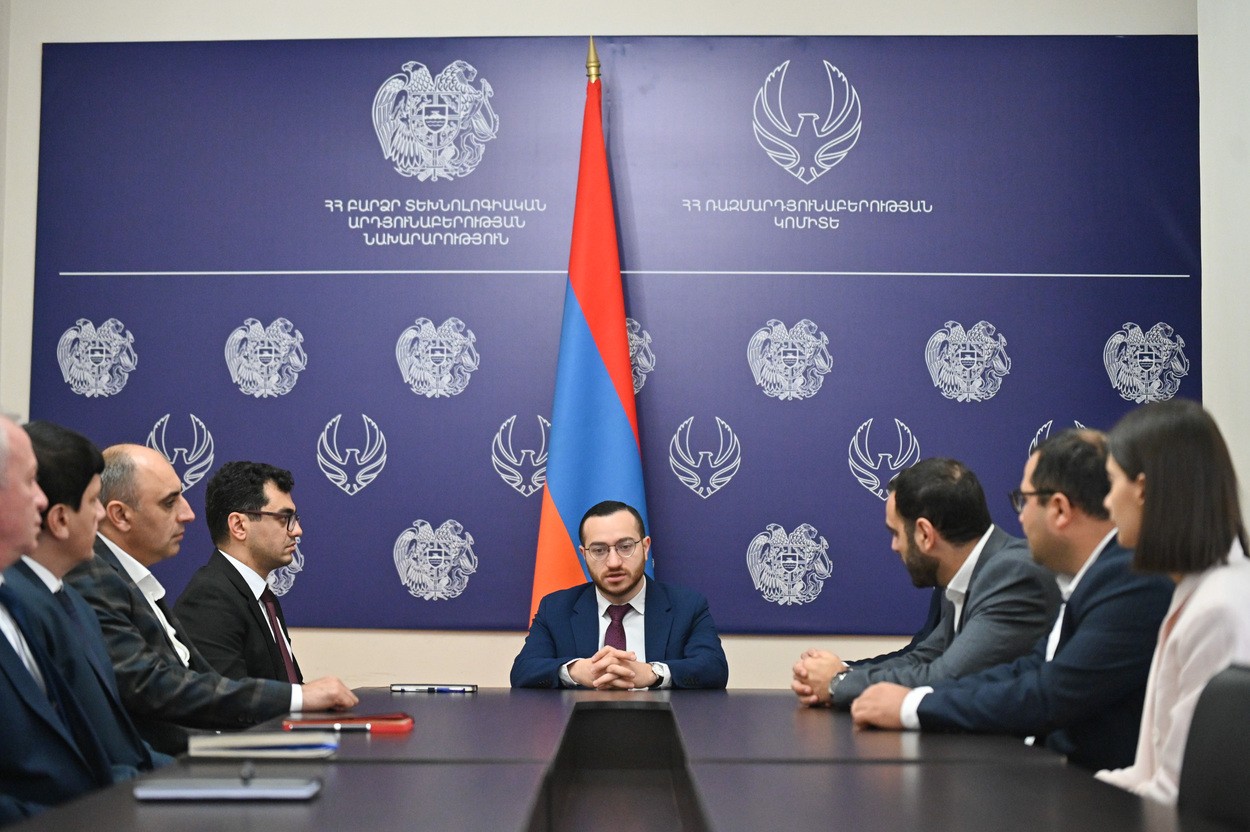 Նախարար Մխիթար Հայրապետյանը ՌԱԿ աշխատակազմին է ներկայացրել նորանշանակ նախագահ Արամ Ջիվանյանին