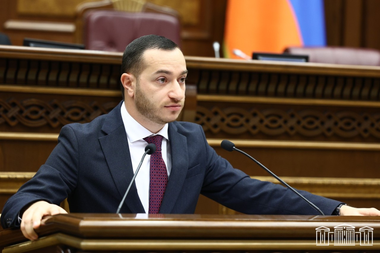 Հայաստանը պետք է ծառայություններ մատուցող երկրից վերաճի պրոդուկտներ արտադրող երկրի. Մխիթար Հայրապետյանն ԱԺ-ում ներկայացրել է 2025թ. ԲՏԱՆ բյուջեի նախագիծը