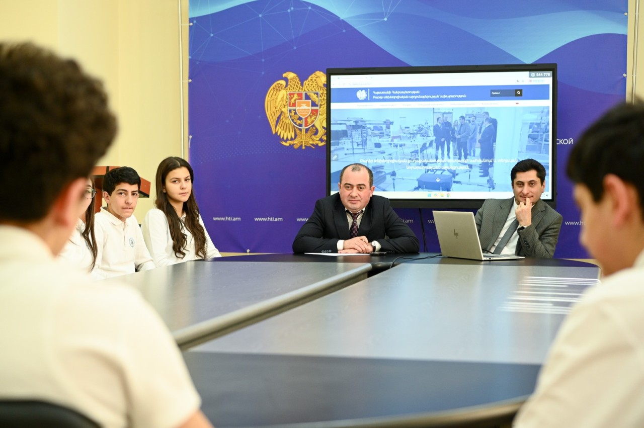 Նախարարի տեղակալը հանդիպել է ԵՊԲՀ «Հերացի» ավագ դպրոցի աշակերտներին՝ աջակցելու նրանց մասնագիտական կողմնորոշման գործում 
