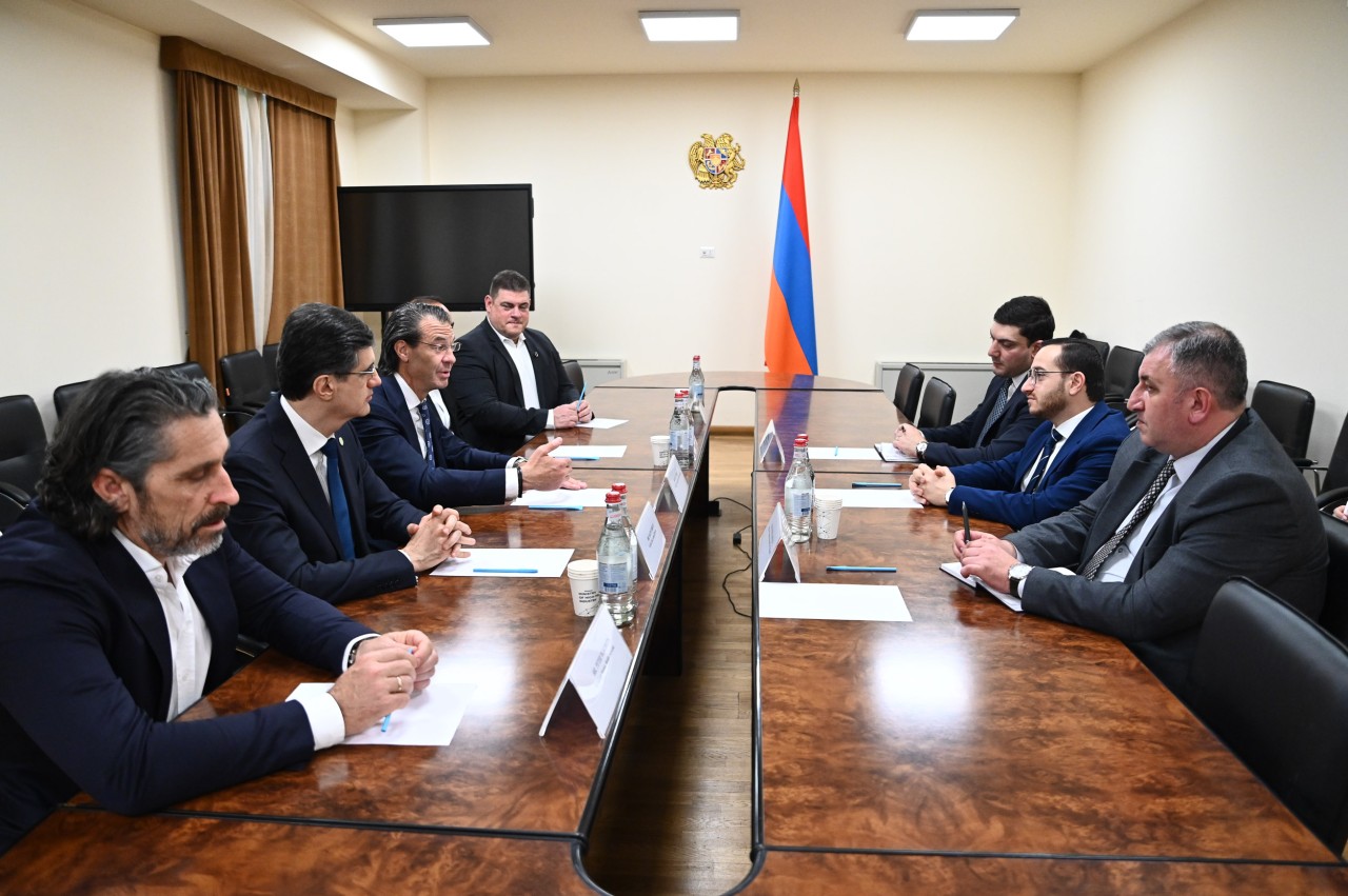 Minister Mkhitar Hayrapetyan Welcomes Nokia Delegation