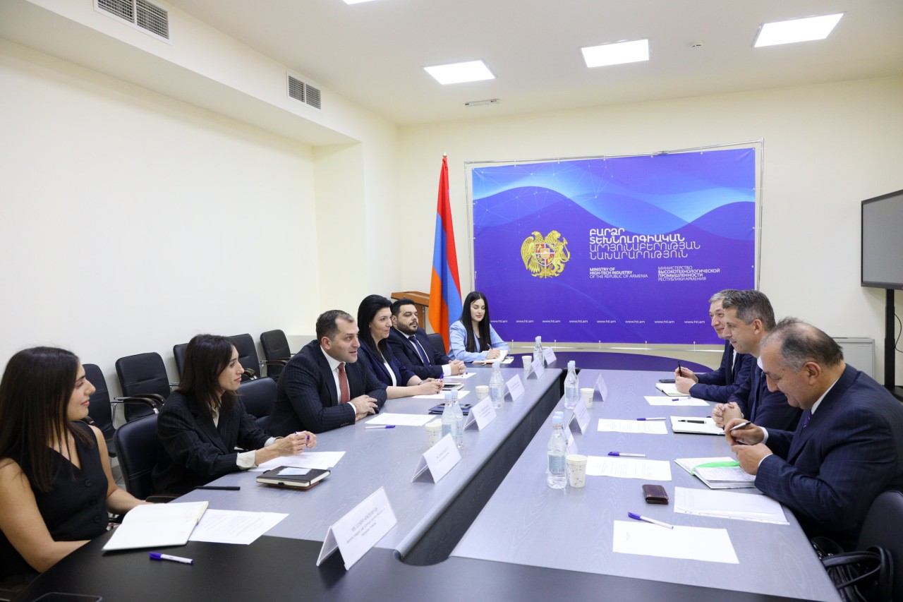 Նախարարի առաջին տեղակալ Գևորգ Մանթաշյանն ընդունել է «Շնայդեր Էլեկտրիկ» ընկերության պատվիրակությանը