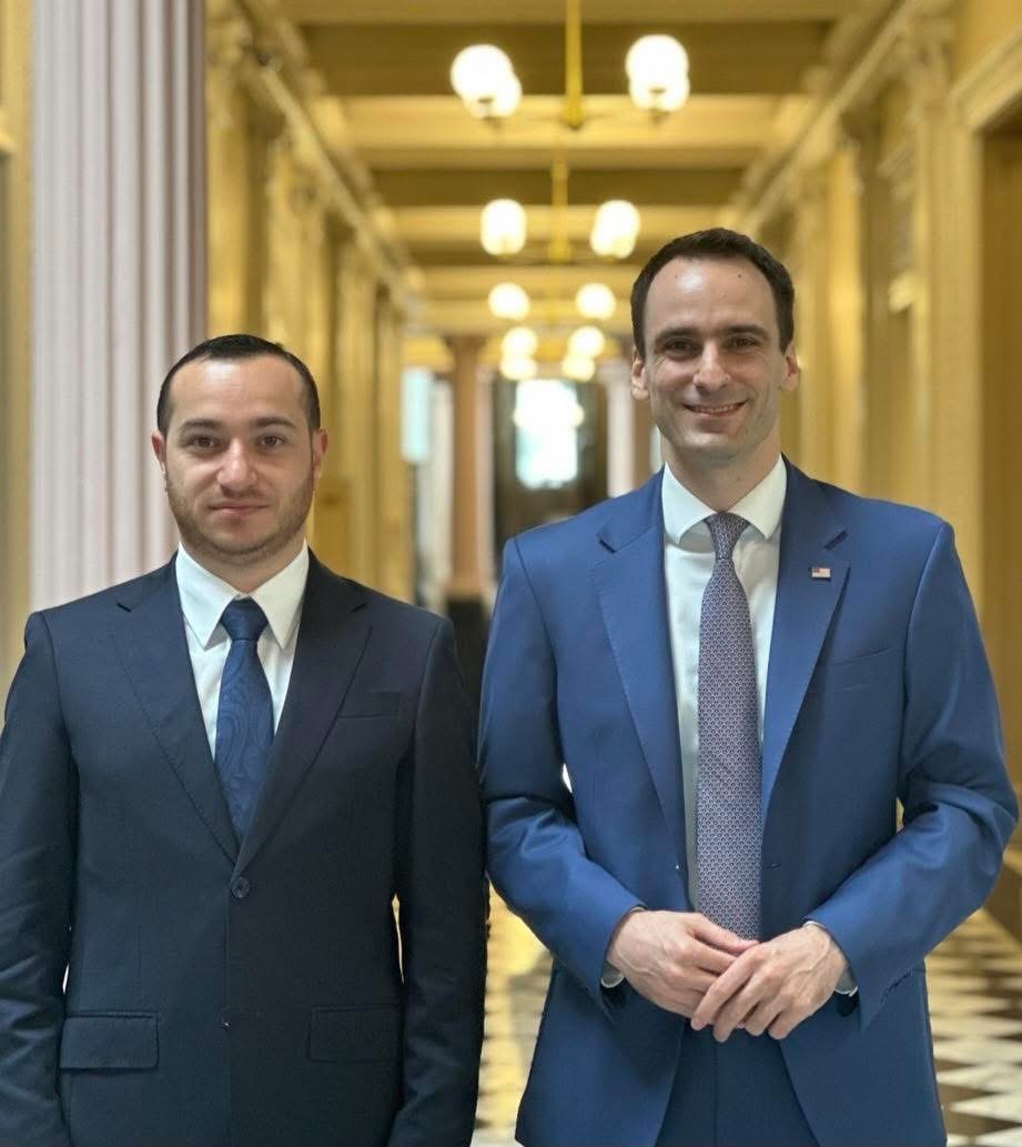 Մխիթար Հայրապետյանը Սպիտակ տանը հանդիպում է ունեցել  ԱՄՆ նախագահի՝ գիտության և տեխնոլոգիաների հարցերով գլխավոր խորհրդական Մայքլ Կրացիոսի հետ