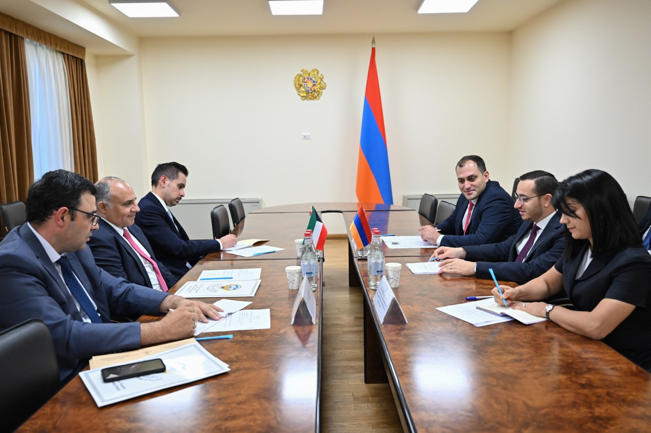 ՀՀ ԲՏԱ նախարար Մխիթար Հայրապետյանն ընդունել է Քուվեյթի դեսպանին