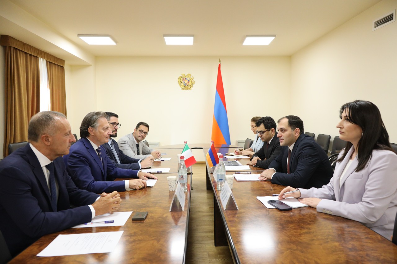 ՀՀ ԲՏԱ նախարարի առաջին տեղակալը հանդիպում է ունեցել Իտալիայի դեսպանի հետ