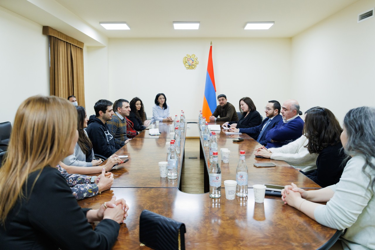 ԲՏԱ նախարարը հանդիպել է երեխաների թվային անվտանգությամբ մտահոգված ծնողների հետ․ քննարկվել են նրանց անվտանգությանն առնչվող մի շարք հարցեր