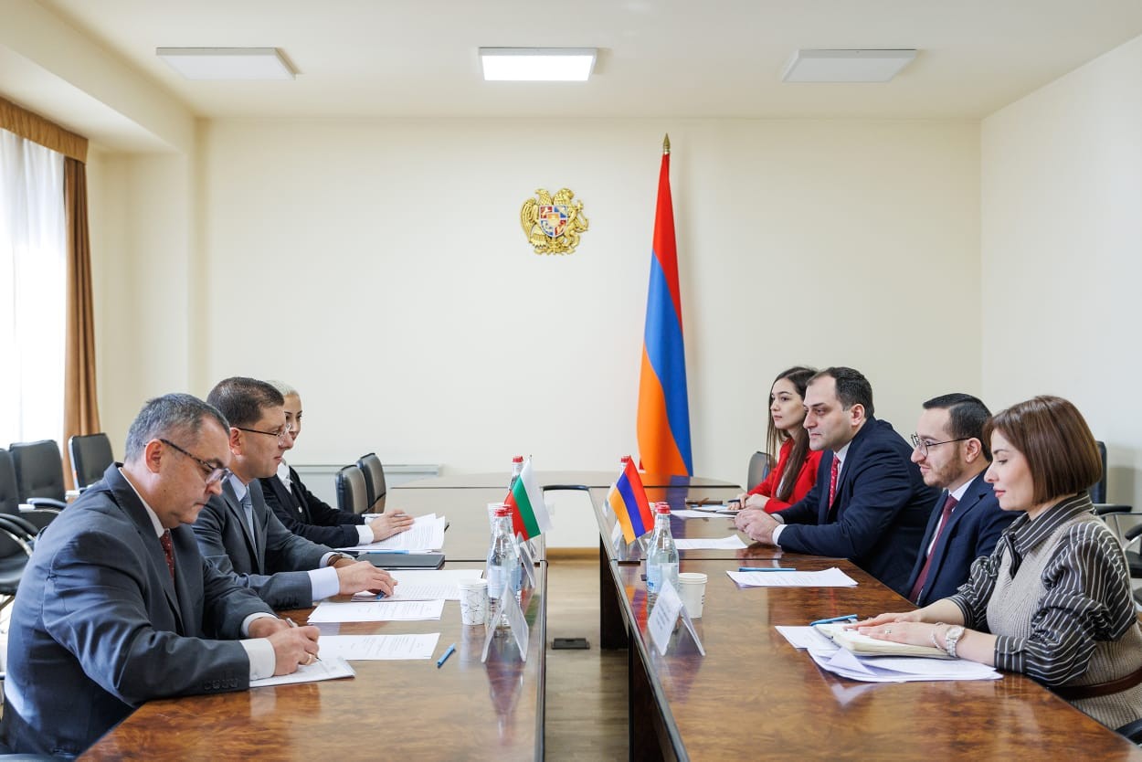 ԲՏԱ նախարար Մխիթար Հայրապետյանն ընդունել է Բուլղարիայի դեսպան Նիկոլա Նիկոլովին