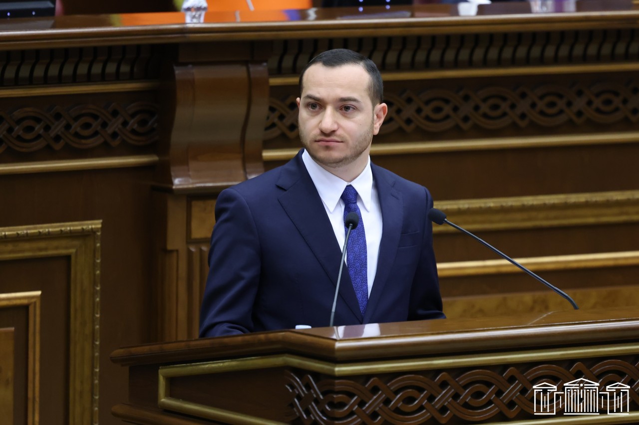 ԱԺ-ն ընդունել է «Տեսալսողական մեդիայի մասին» օրենքում ԱԲ-ով գեներացված բովանդակության պարտադիր մակնշման պահանջ սահմանող օրինագիծը