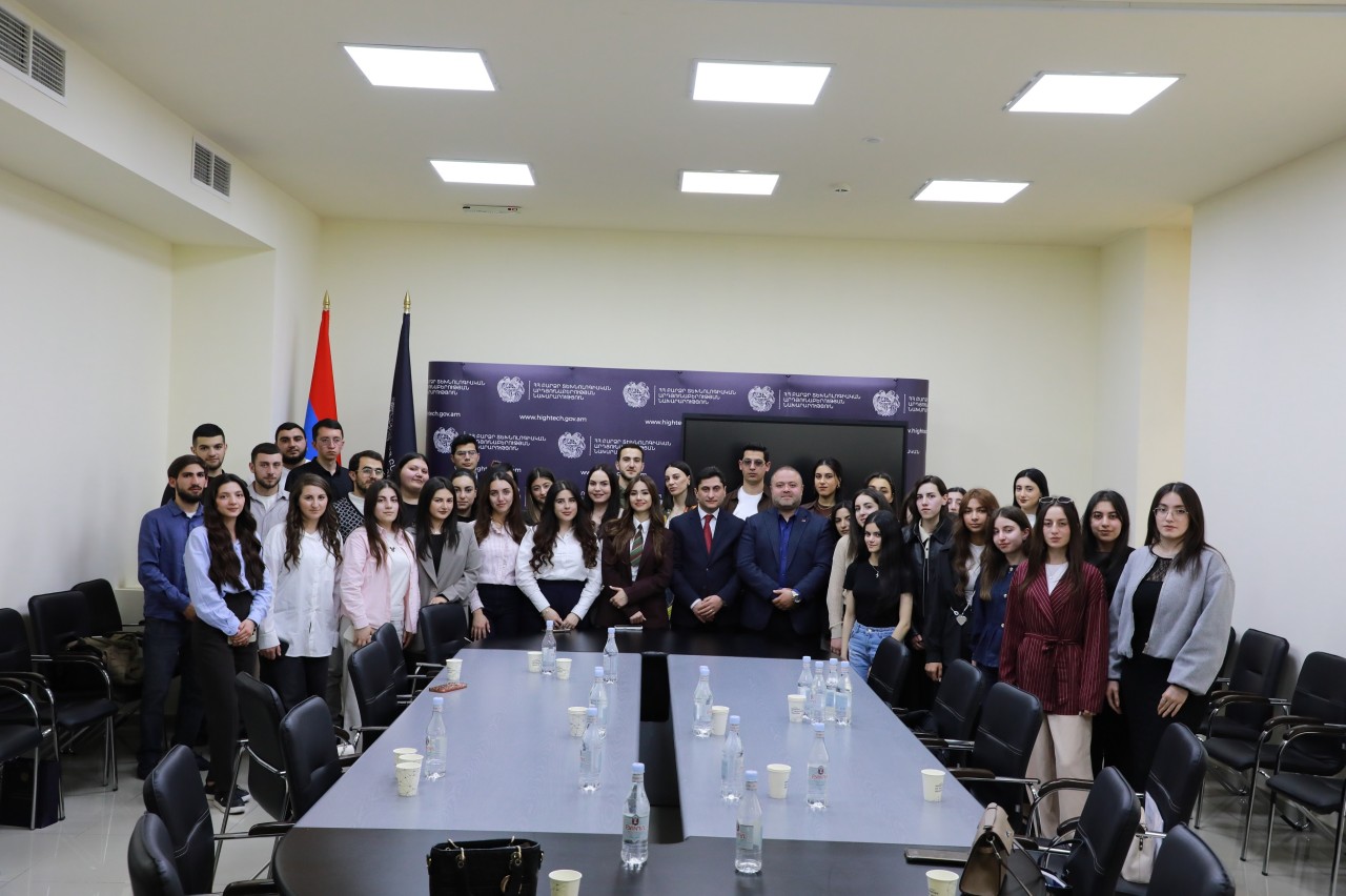 Տեղեկատվական հանդիպումներ ուսանողների հետ․ ներկայացվել են նախարարության ծրագրերն ու տեխնոլոգիական ոլորտի զարգացման առաջնահերթությունները